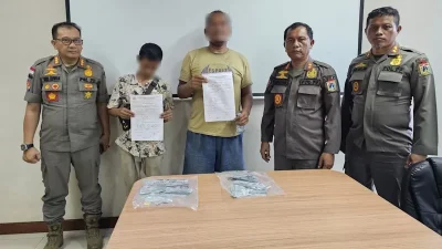 Satpol PP Jaktim Gerebek Toko Obat Ilegal di Pondok Kopi, Puluhan Butir Dimusnahkan